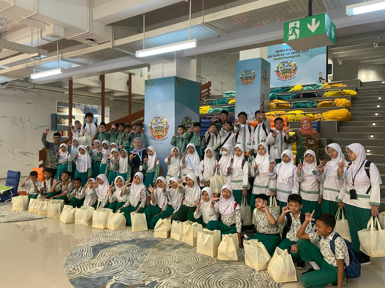 Kunjungan ke Perpustakaan UII Depok